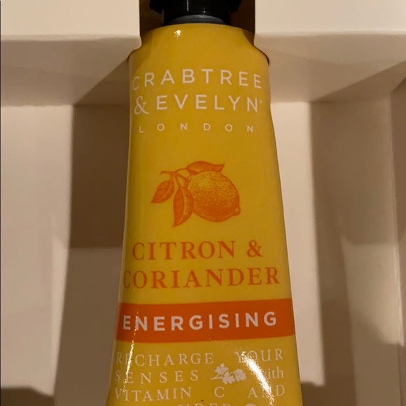 ~Crabtree & Evelyn~ Hand Therapy Trio Gift Set - Picture 4 of 6